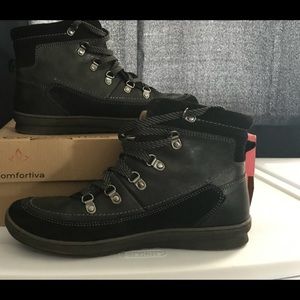 Comfortiva boots
